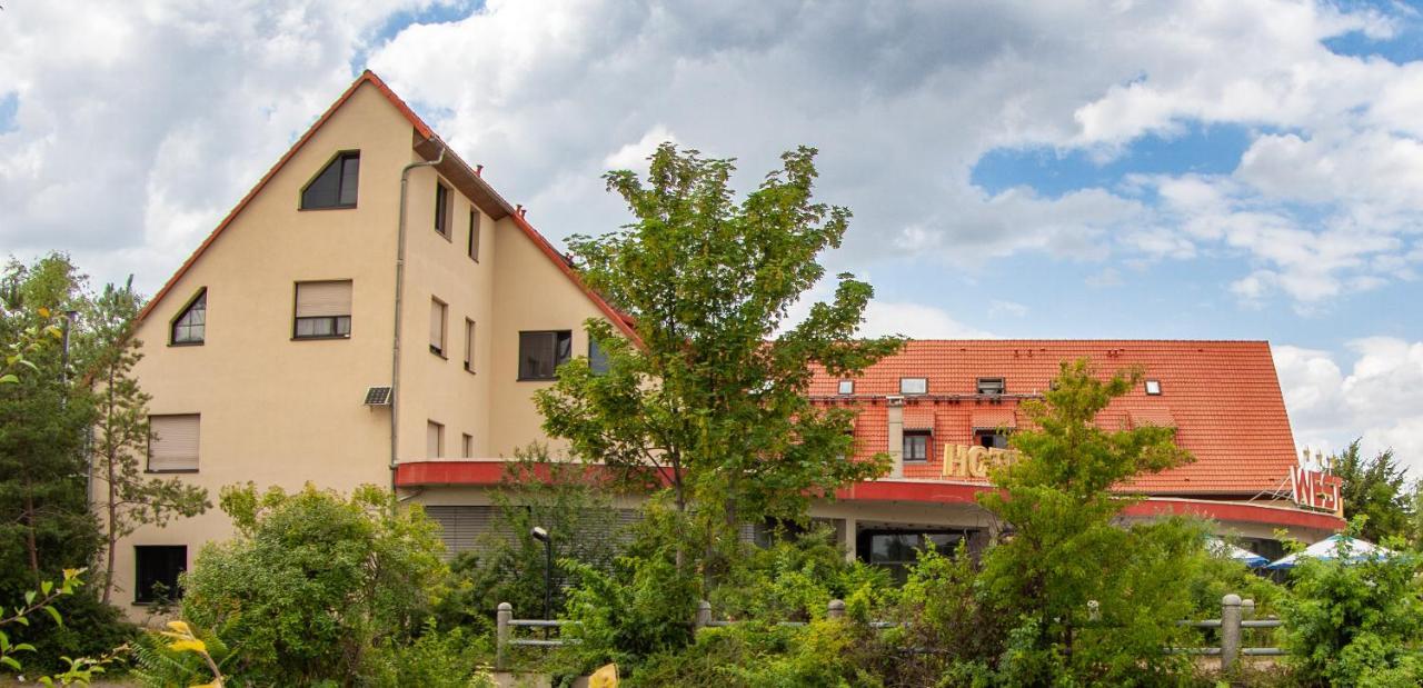 West Hotel An Der Saechsischen Weinstrasse Radebeul Exterior photo