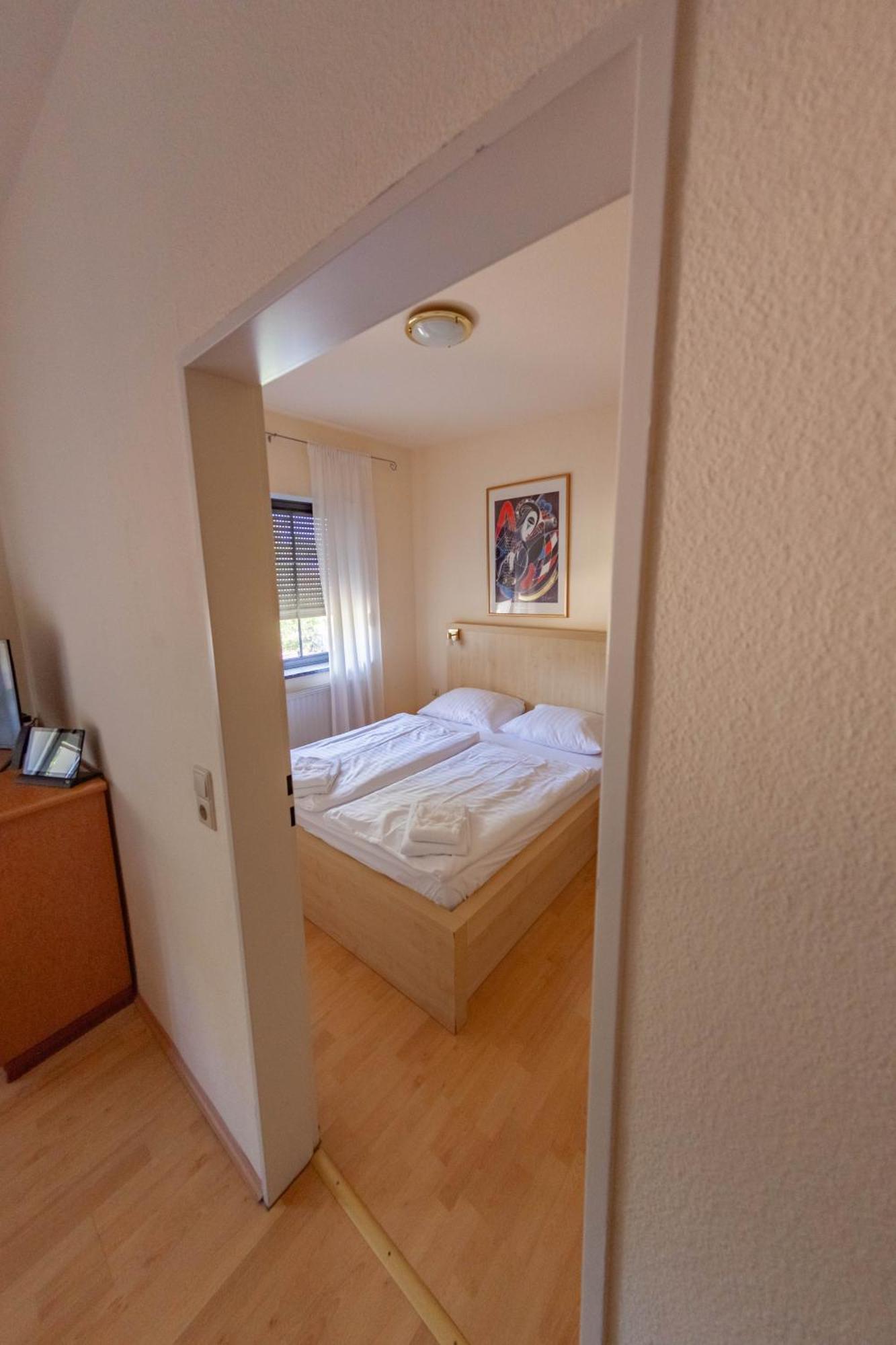 West Hotel An Der Saechsischen Weinstrasse Radebeul Room photo