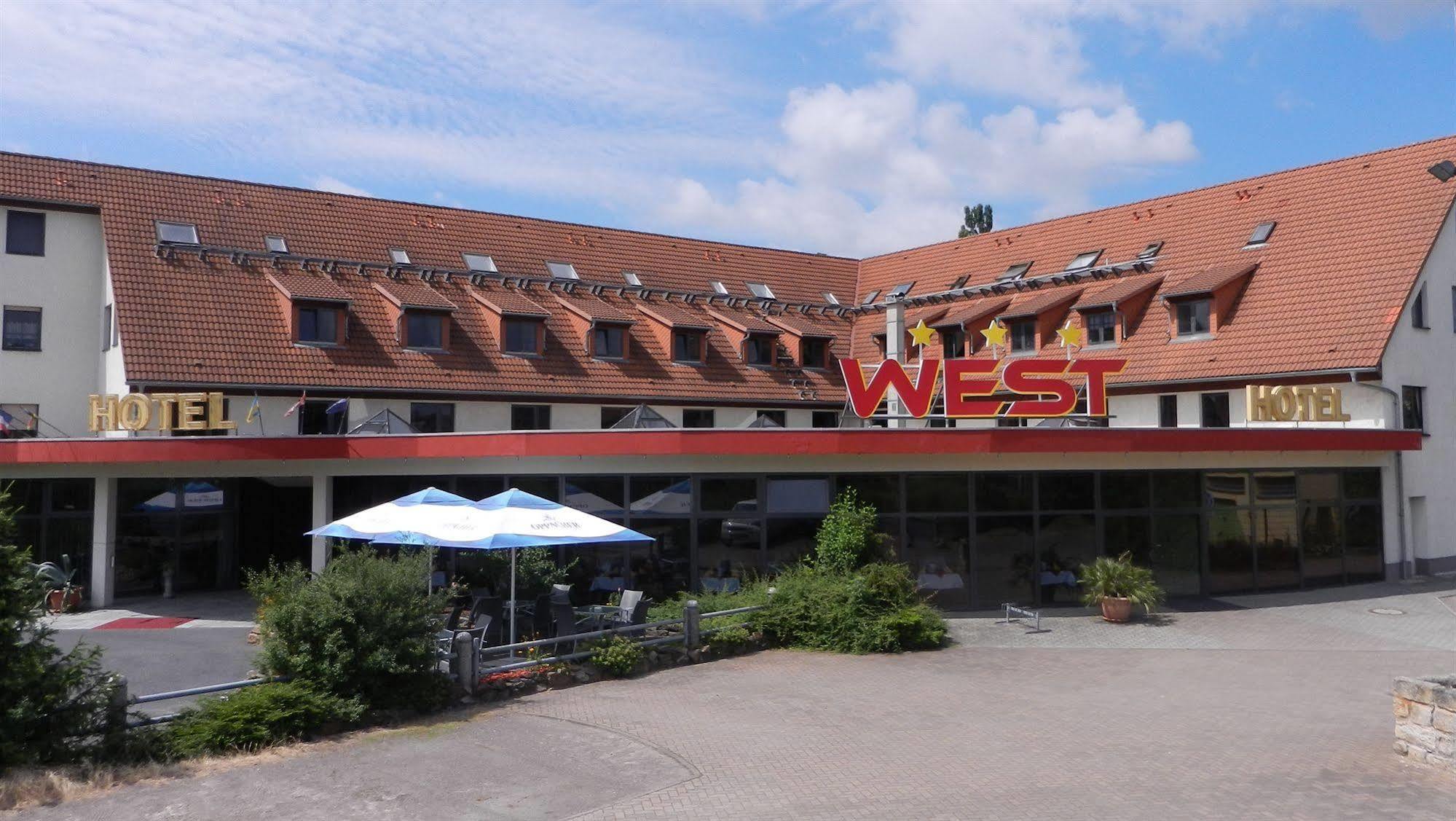 West Hotel An Der Saechsischen Weinstrasse Radebeul Exterior photo